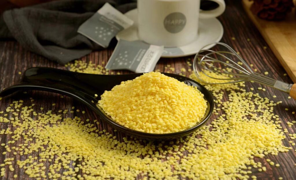 Premium snowflake breading flakes for crispy fried chicken coating
